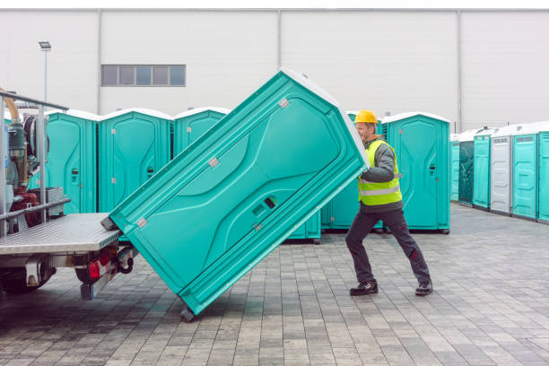 Best Luxury portable toilet rental  in Encinal, TX